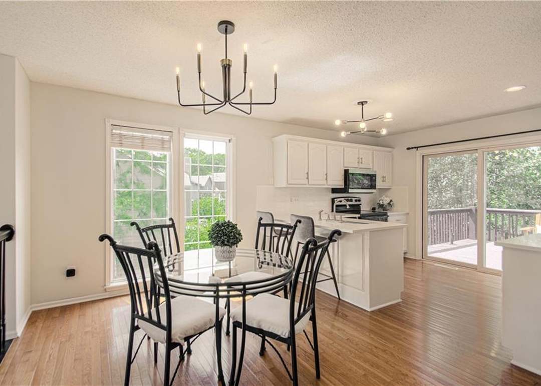 808 Silver Lake Circle — photo 16