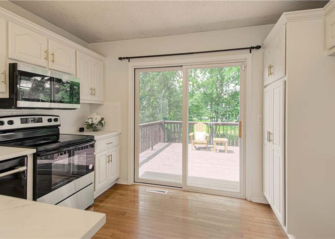 808 Silver Lake Circle — photo 17