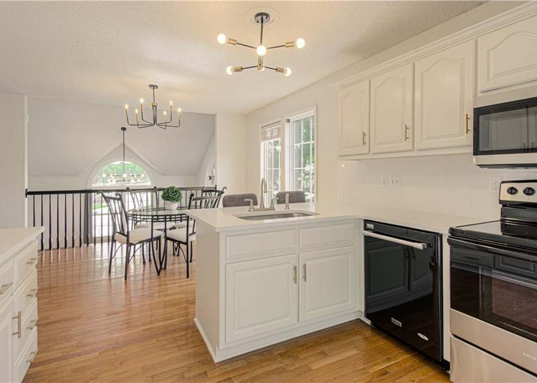 808 Silver Lake Circle — photo 19