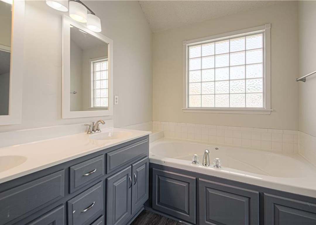 808 Silver Lake Circle — photo 24