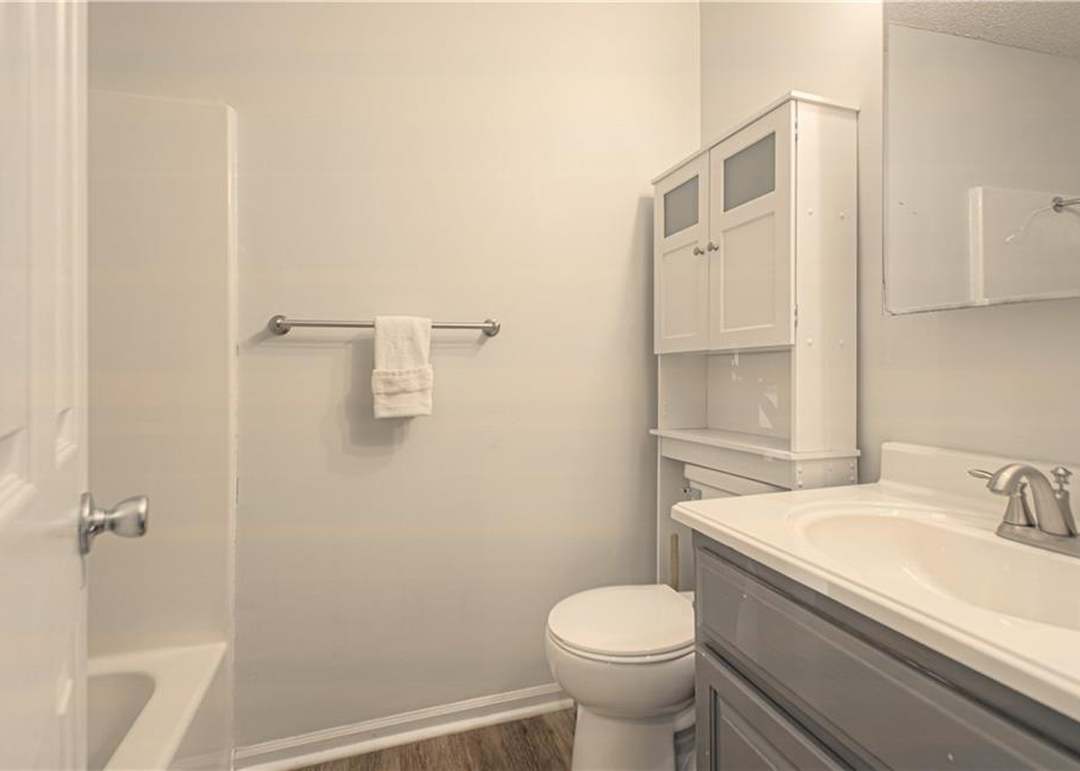 808 Silver Lake Circle — photo 26