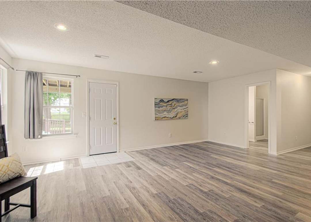 808 Silver Lake Circle — photo 30