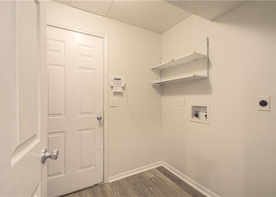 808 Silver Lake Circle — photo 34