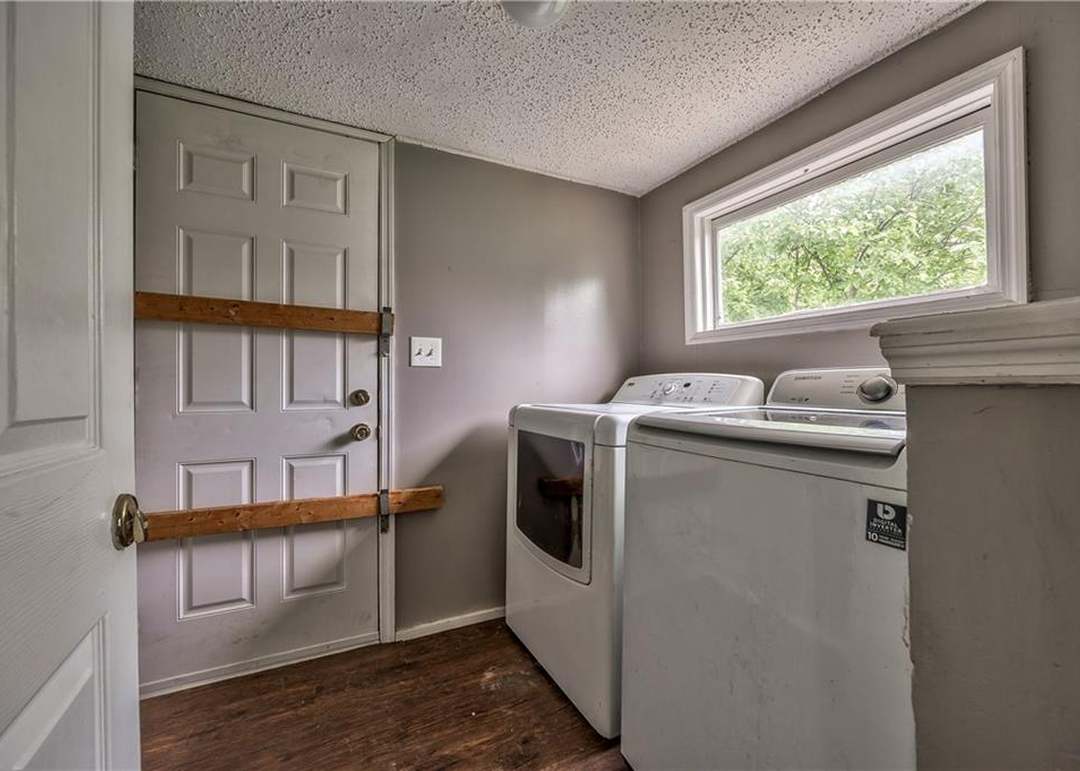 3207 Kensington Avenue — photo 5