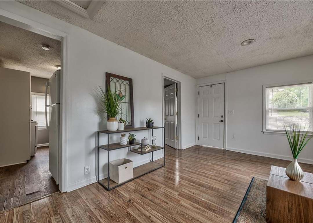 3207 Kensington Avenue — photo 11