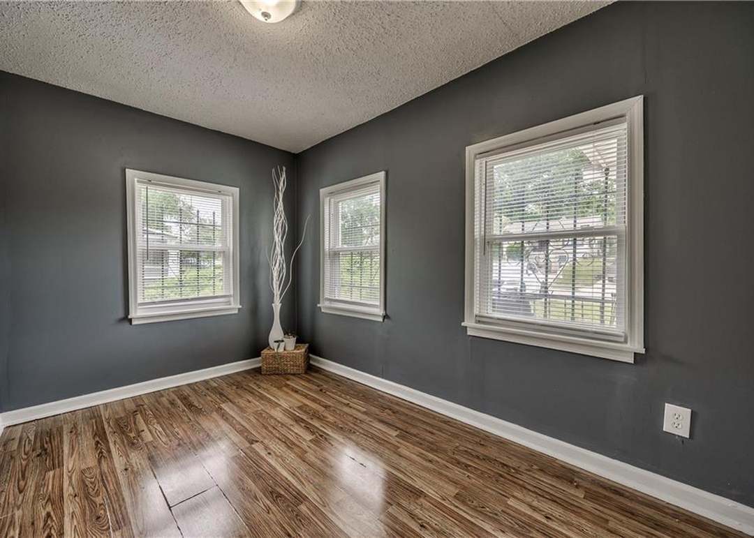 3207 Kensington Avenue — photo 12