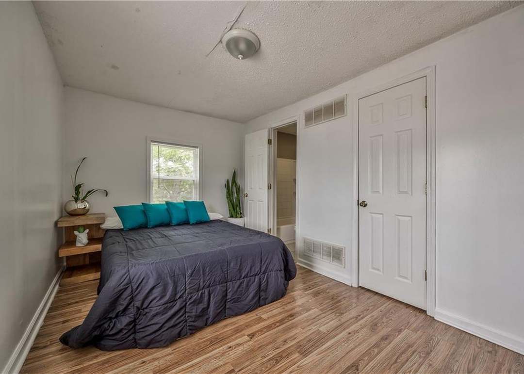3207 Kensington Avenue — photo 16