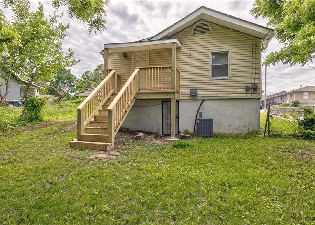 3207 Kensington Avenue — photo 17
