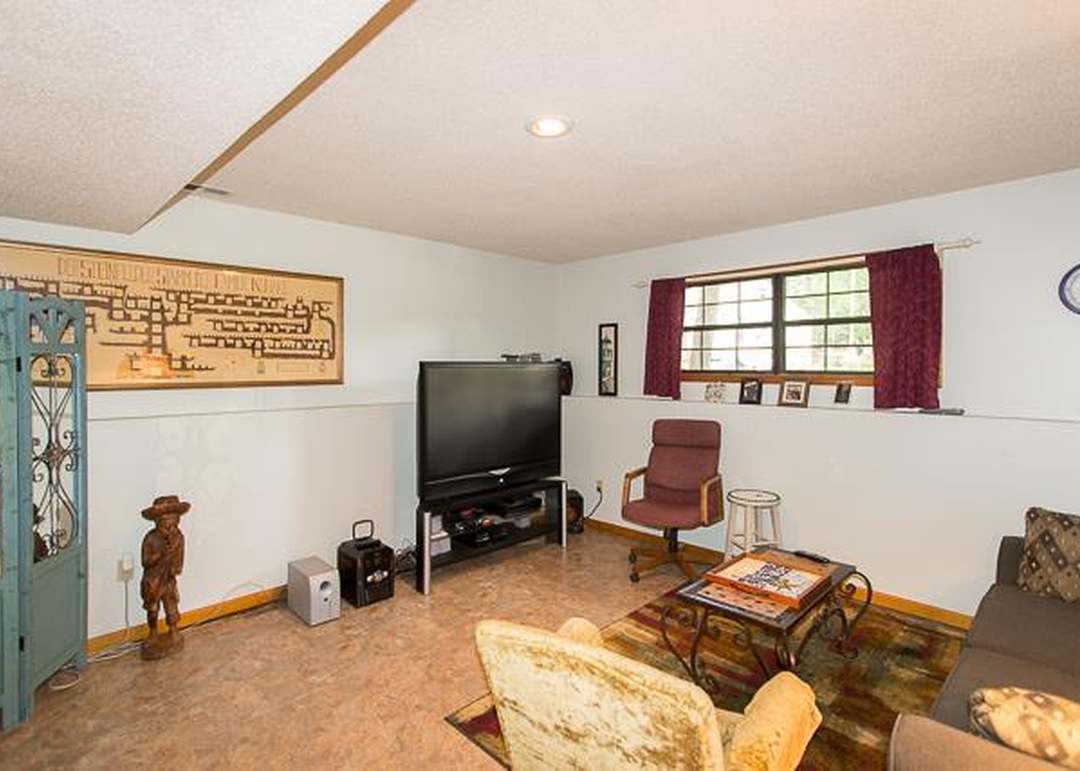 9907 W 89th Street — photo 3
