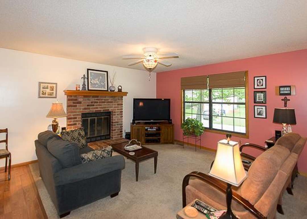 9907 W 89th Street — photo 8