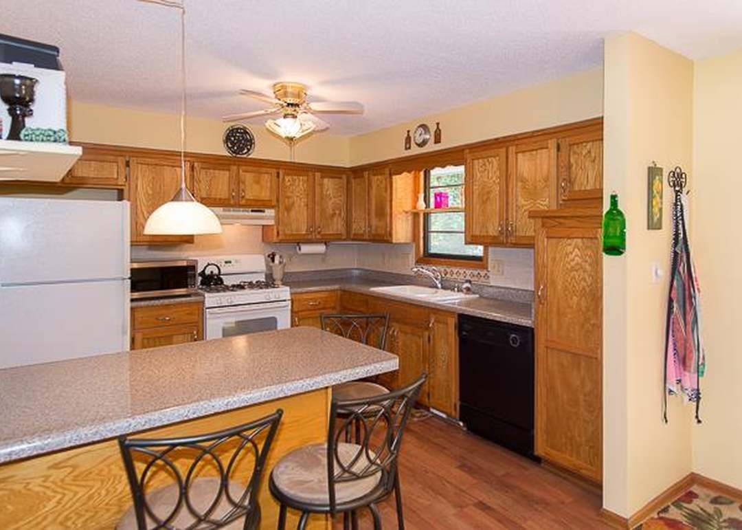 9907 W 89th Street — photo 11