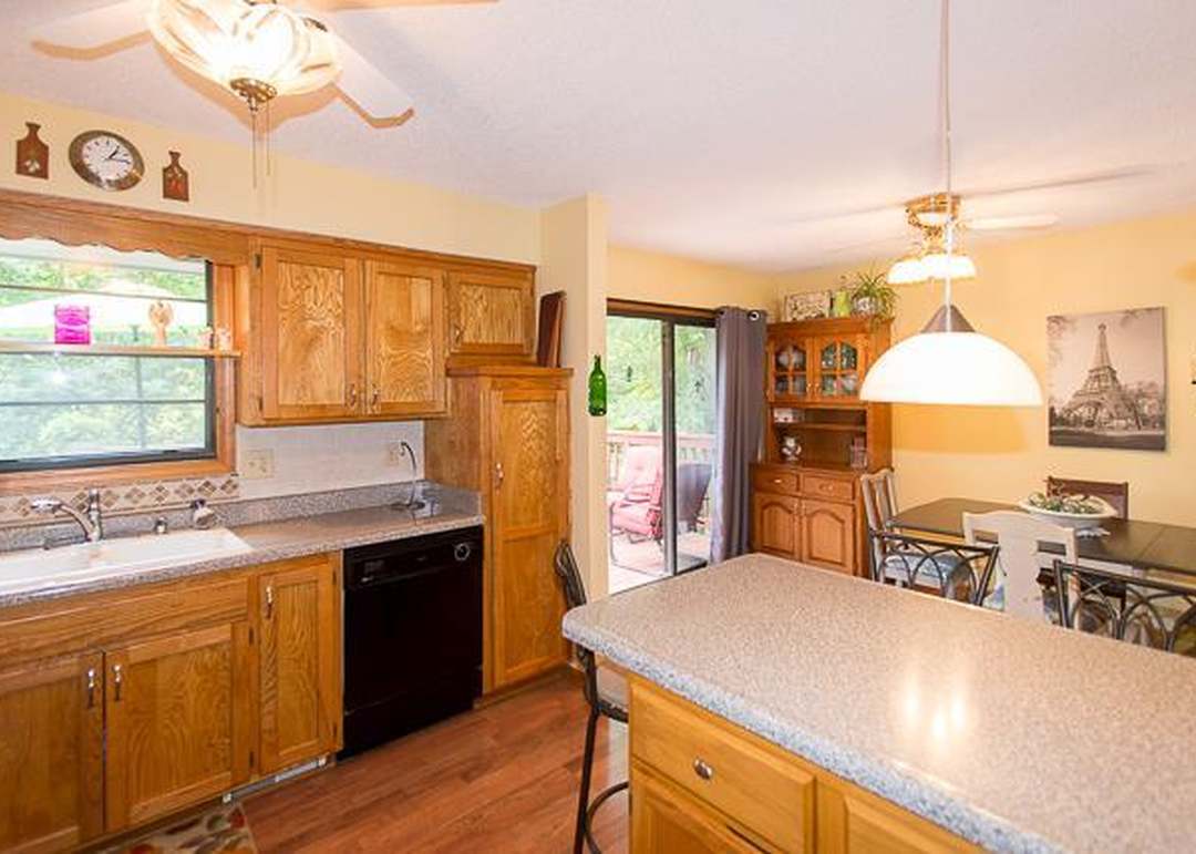 9907 W 89th Street — photo 12