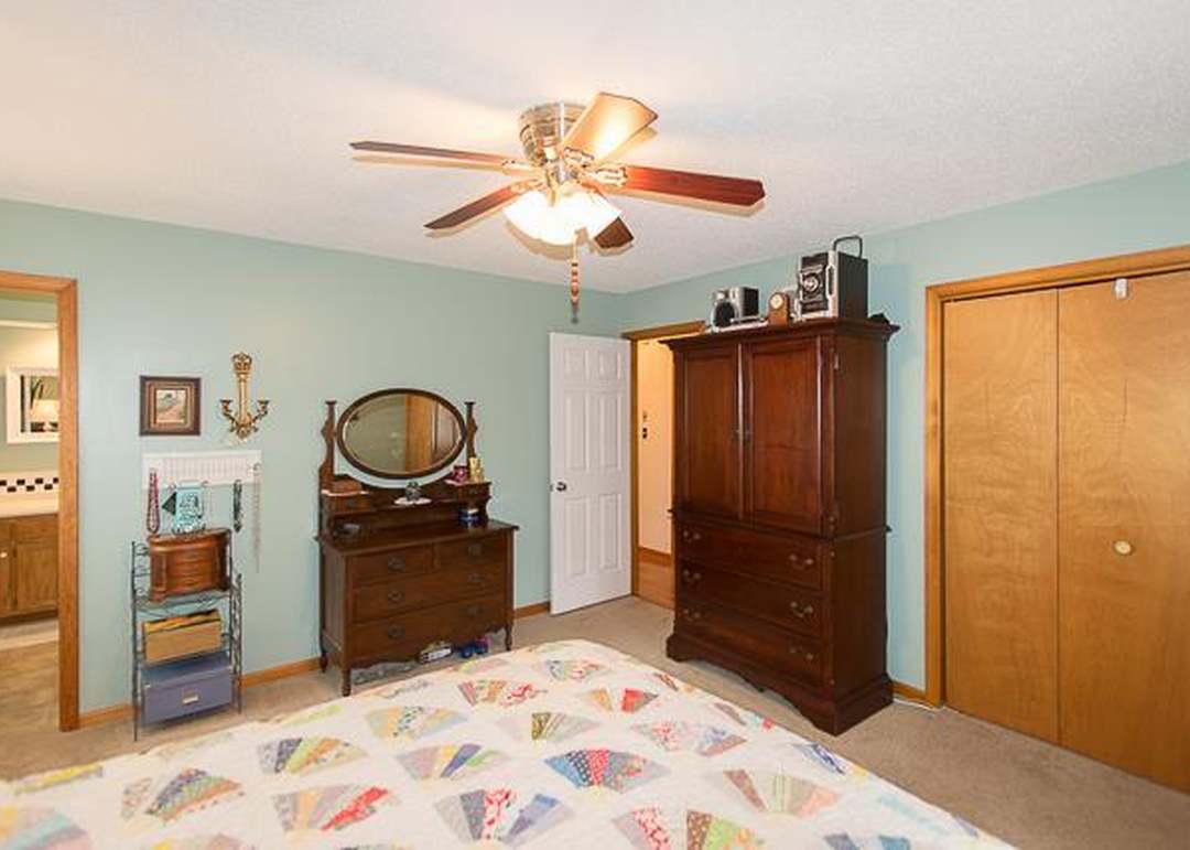 9907 W 89th Street — photo 14
