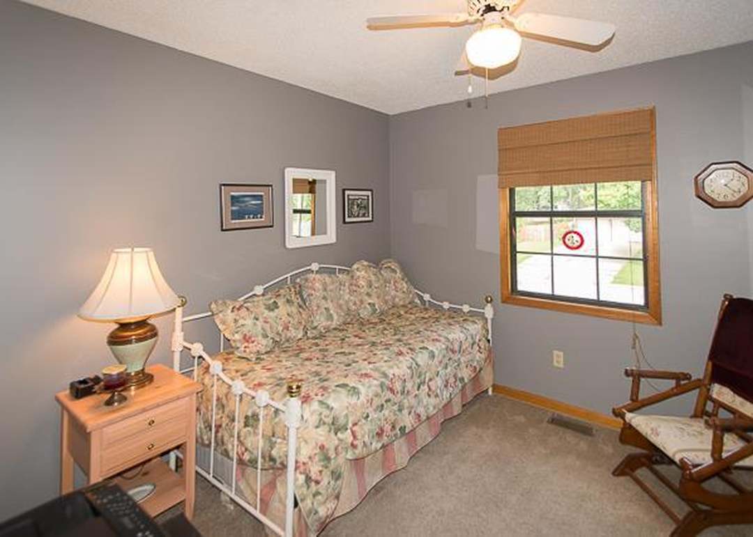 9907 W 89th Street — photo 15