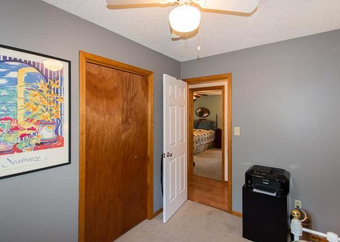 9907 W 89th Street — photo 16