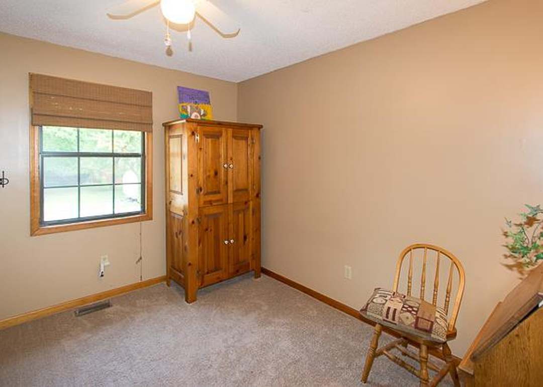 9907 W 89th Street — photo 17