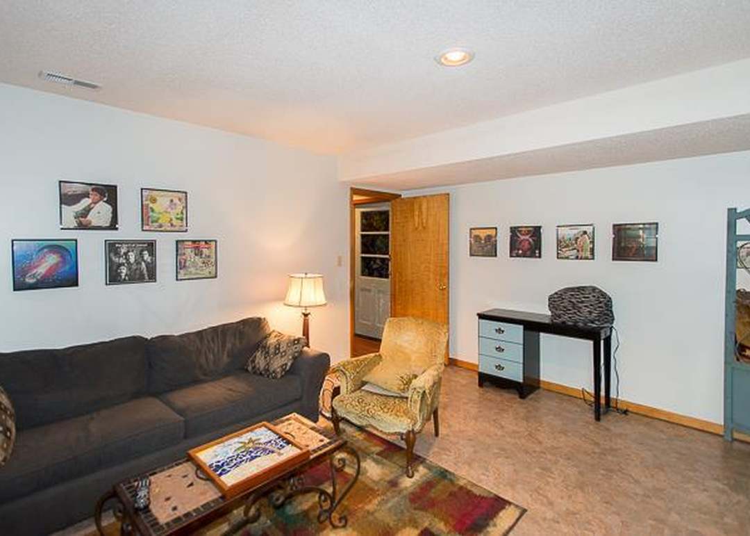 9907 W 89th Street — photo 19