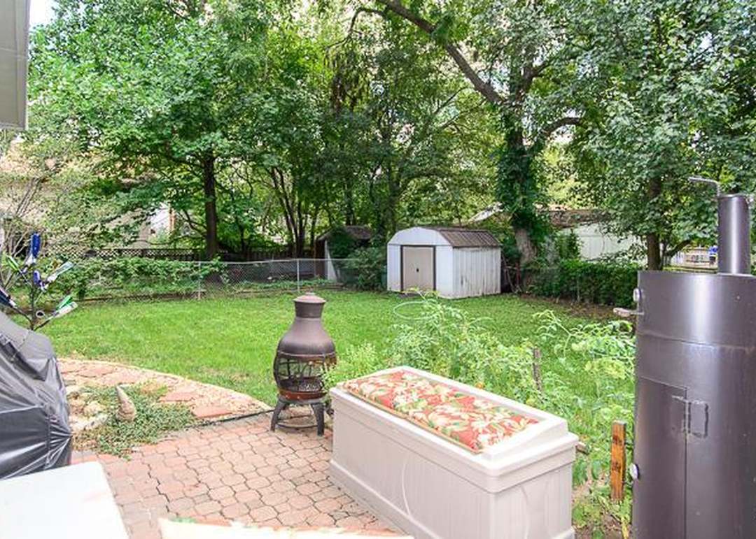 9907 W 89th Street — photo 22