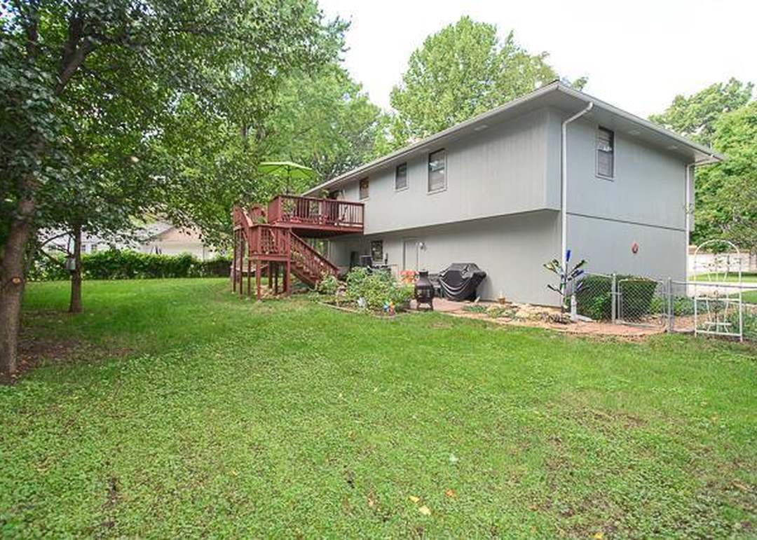 9907 W 89th Street — photo 23