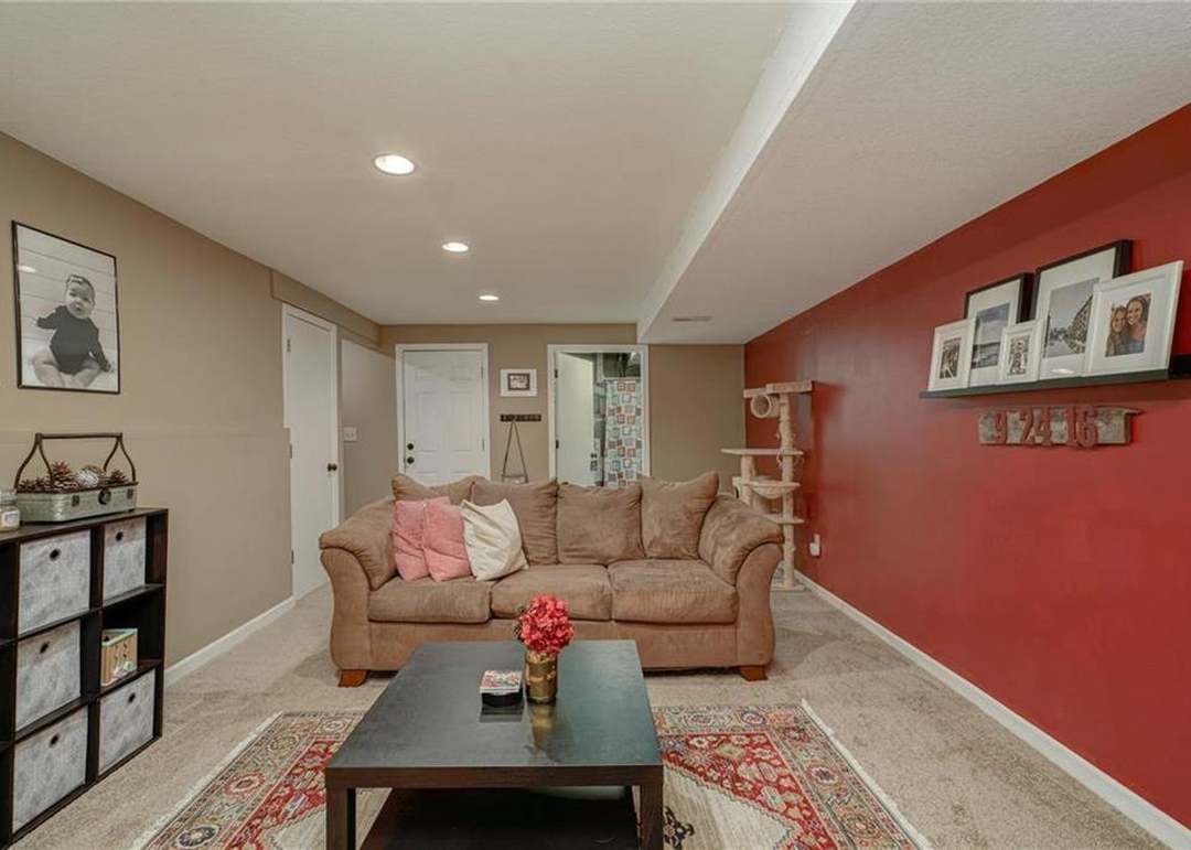8007 PARK Street — photo 3