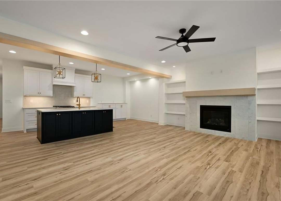 2111 Brooklyn Avenue — photo 6