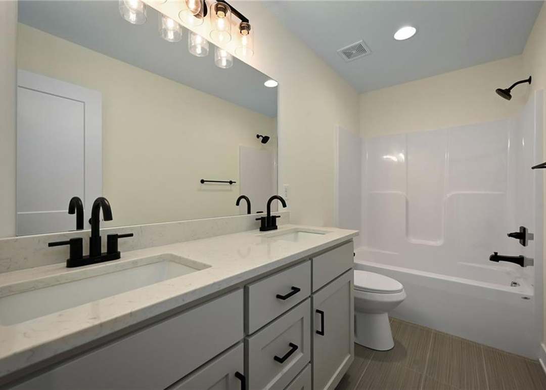 2111 Brooklyn Avenue — photo 22