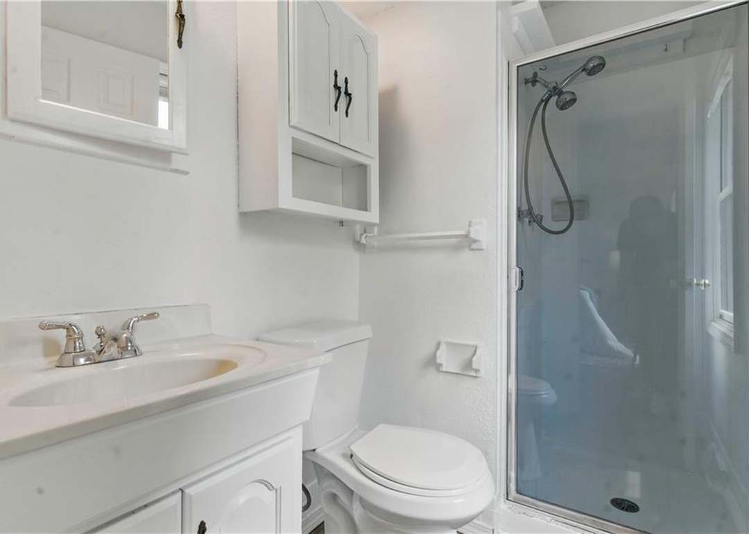 2104 E Taylor Drive — photo 5