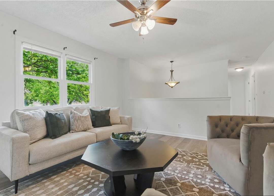 2104 E Taylor Drive — photo 6