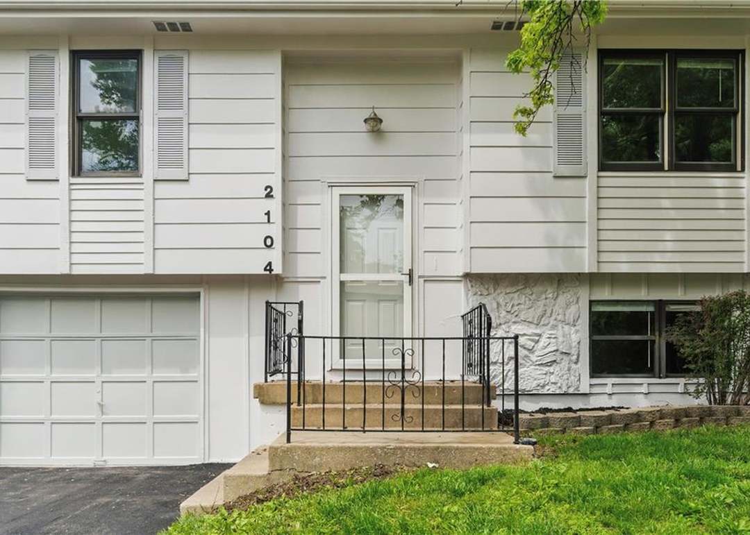 2104 E Taylor Drive — photo 8