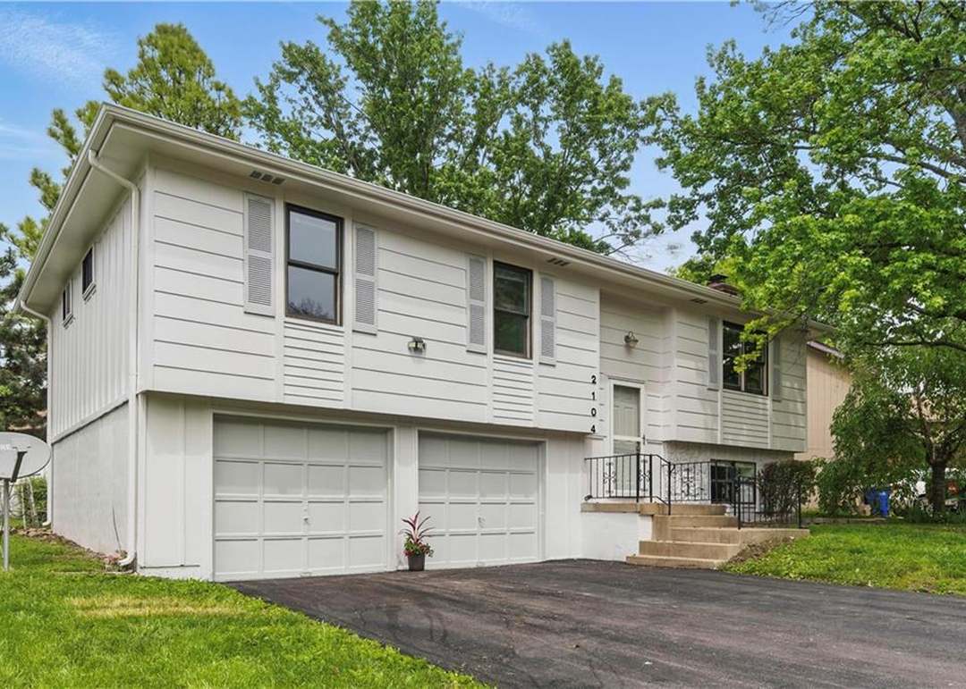 2104 E Taylor Drive — photo 9