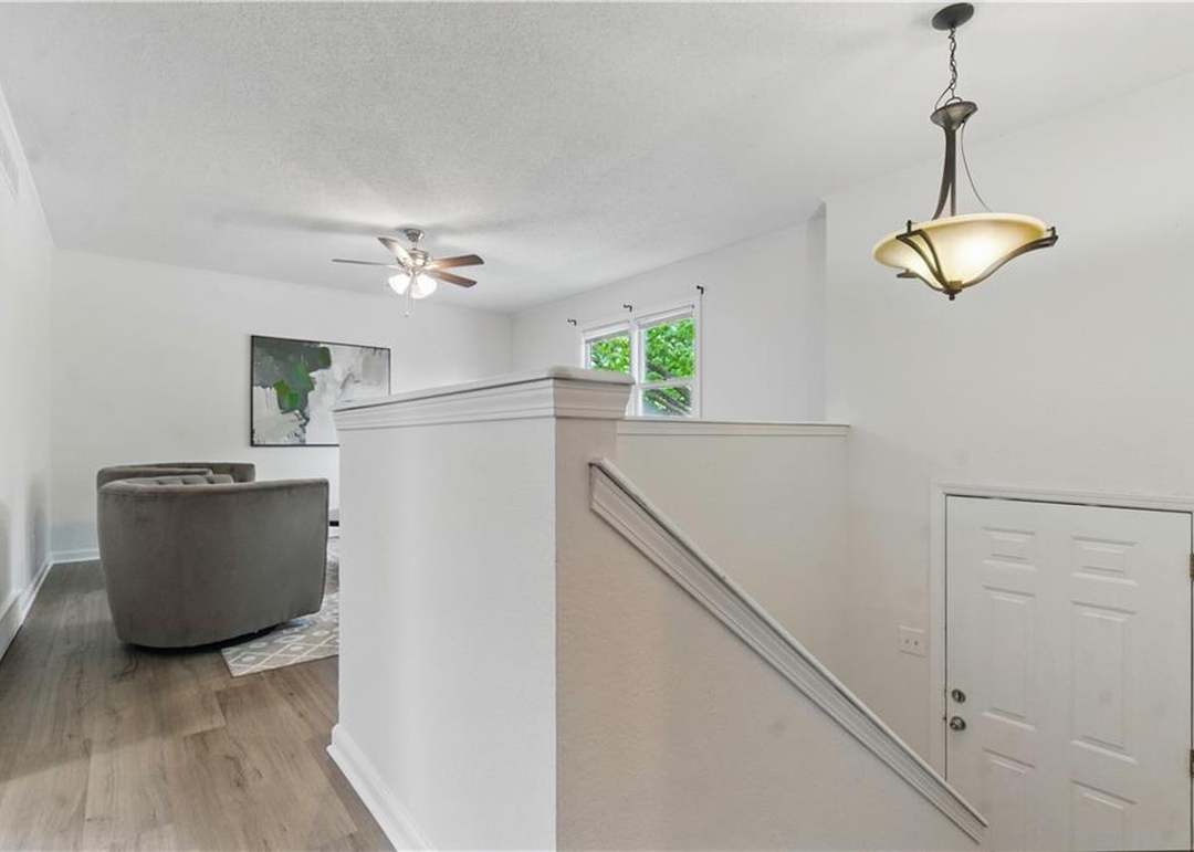 2104 E Taylor Drive — photo 11
