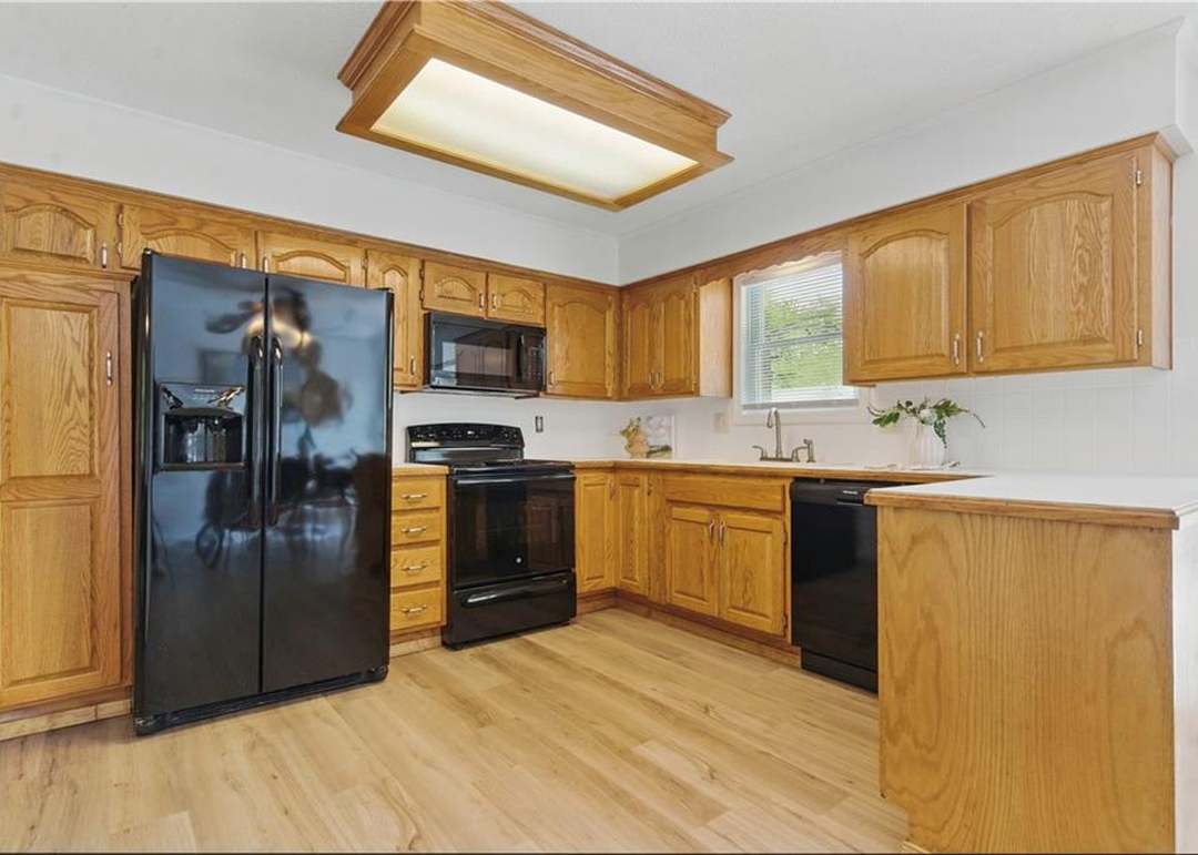 2104 E Taylor Drive — photo 15
