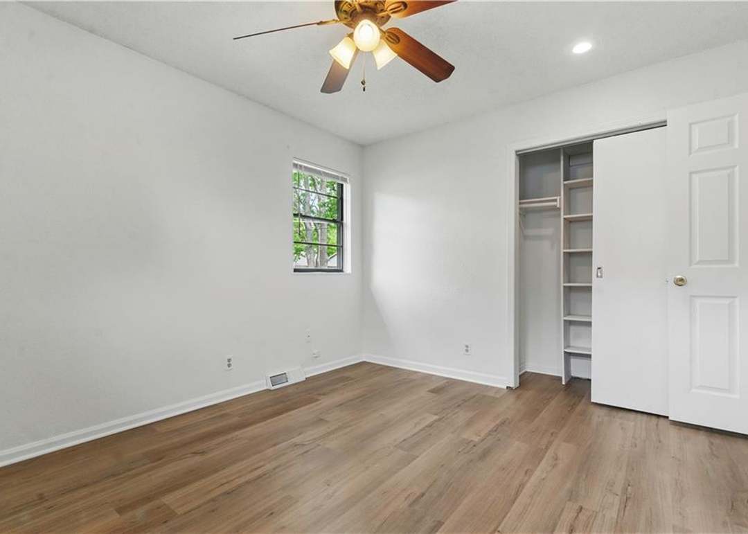 2104 E Taylor Drive — photo 28