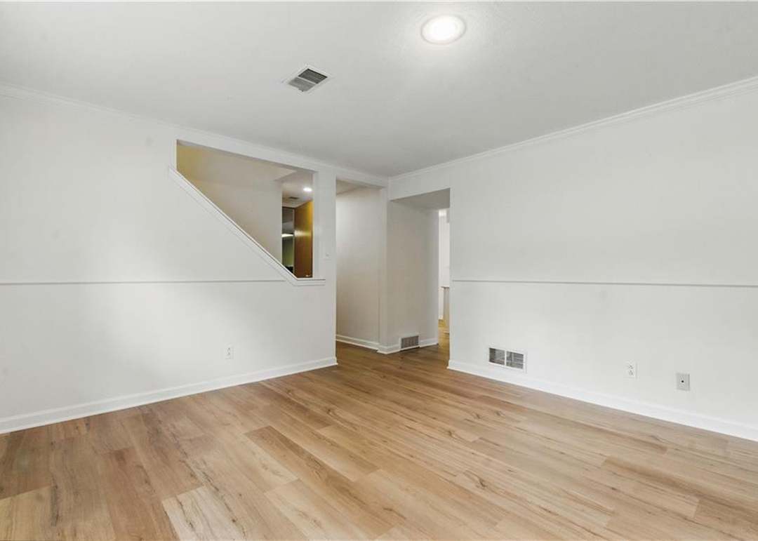 2104 E Taylor Drive — photo 31