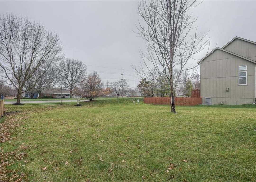 15570 S Bradley Drive — photo 28