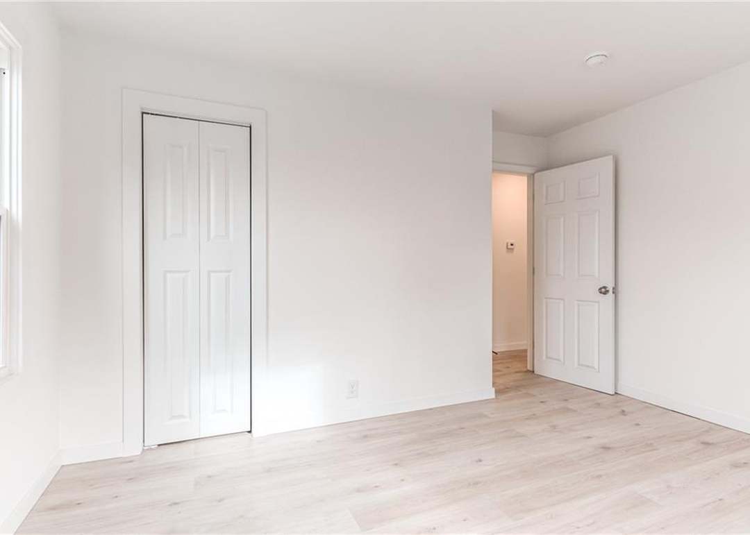 2904 Waverly Avenue — photo 4