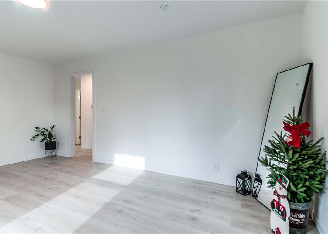 2904 Waverly Avenue — photo 12