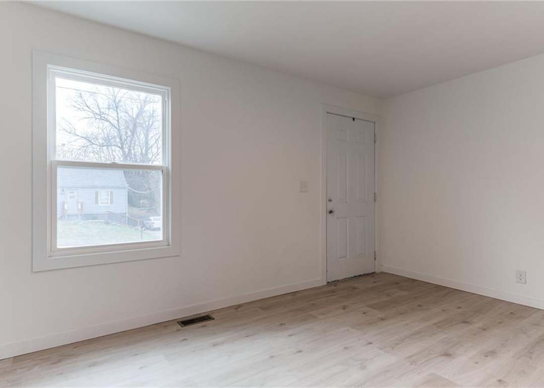 2904 Waverly Avenue — photo 14