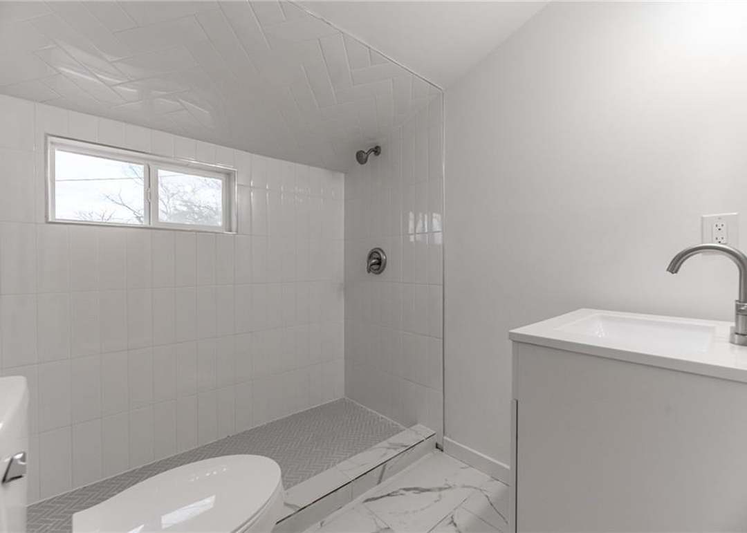 2904 Waverly Avenue — photo 23
