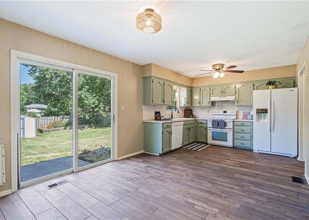 16204 Hight Avenue — photo 9