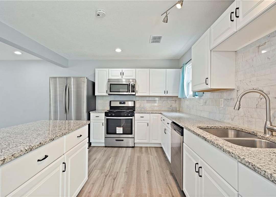 6021 Corona Avenue — photo 13
