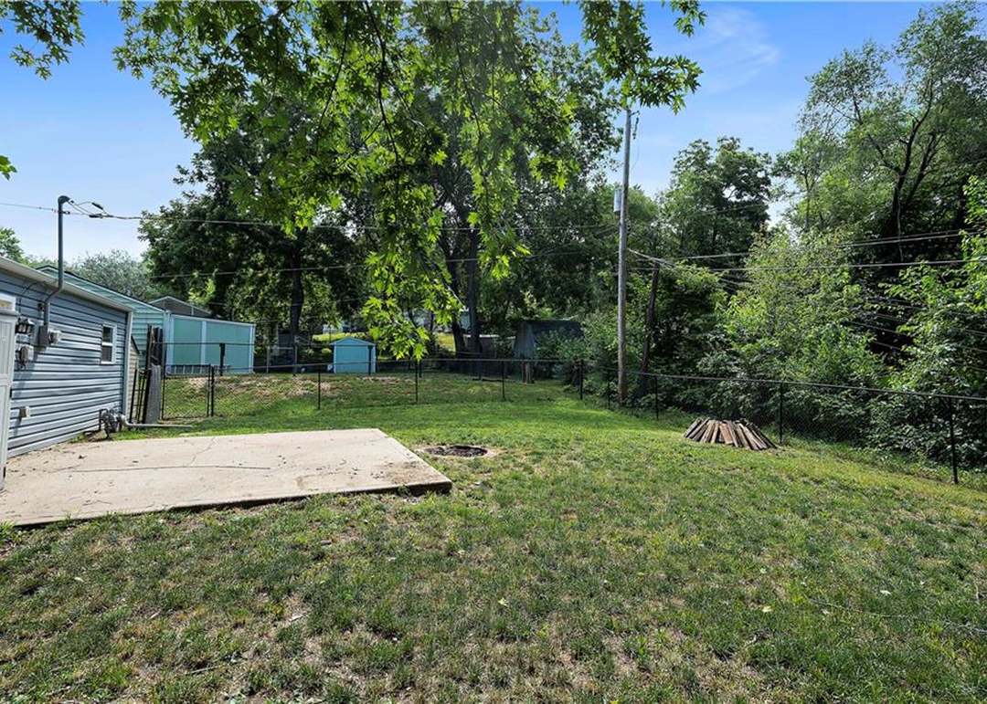 6021 Corona Avenue — photo 19