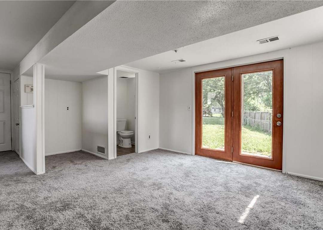 8800 E 89th Terrace — photo 22