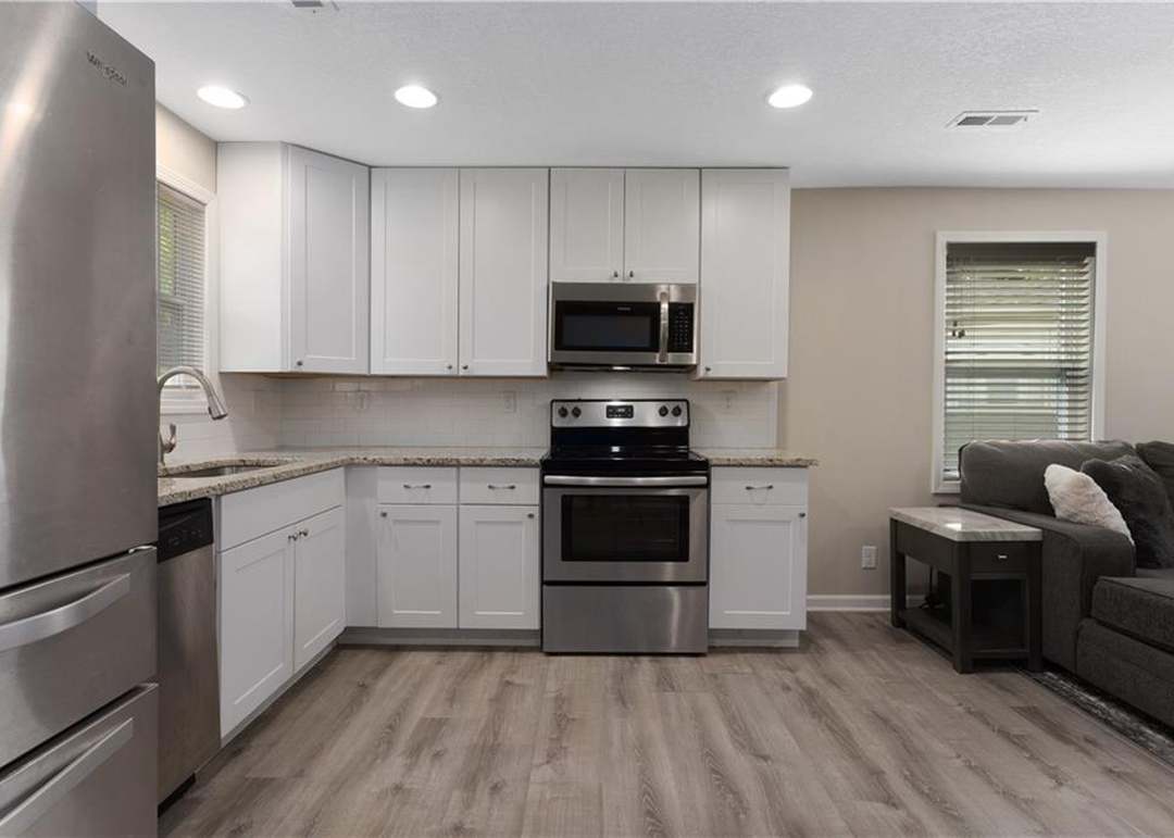 1220 NE 45th Place — photo 2
