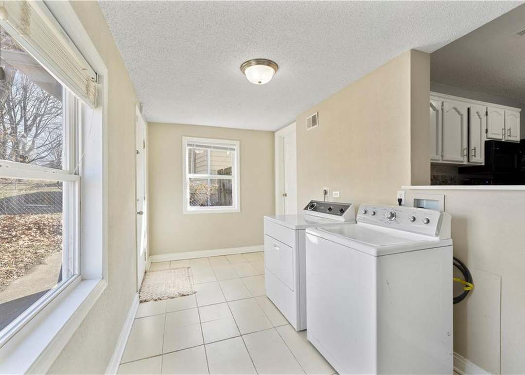 1306 W 27th Street S — photo 13