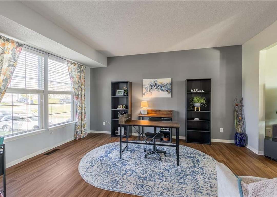 9304 N KENWOOD Avenue — photo 2