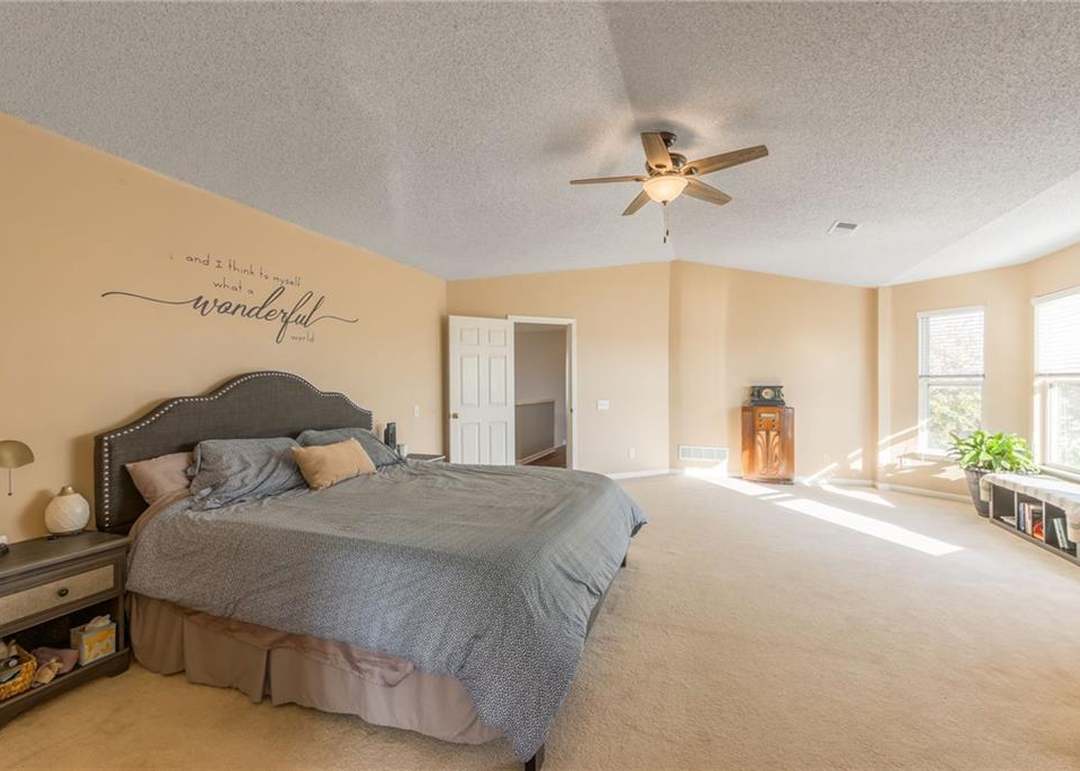 9304 N KENWOOD Avenue — photo 7