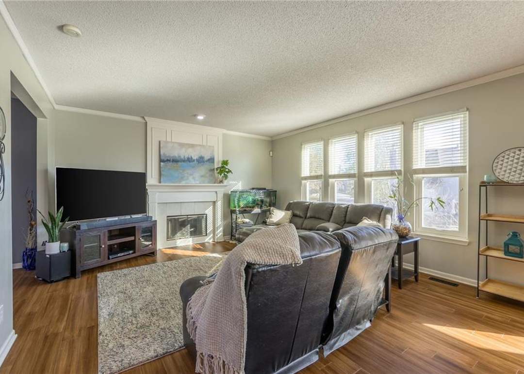 9304 N KENWOOD Avenue — photo 19