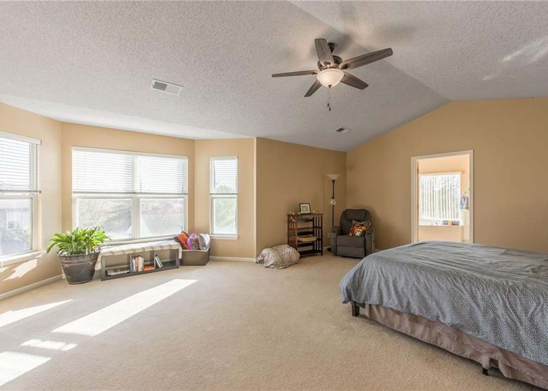 9304 N KENWOOD Avenue — photo 27