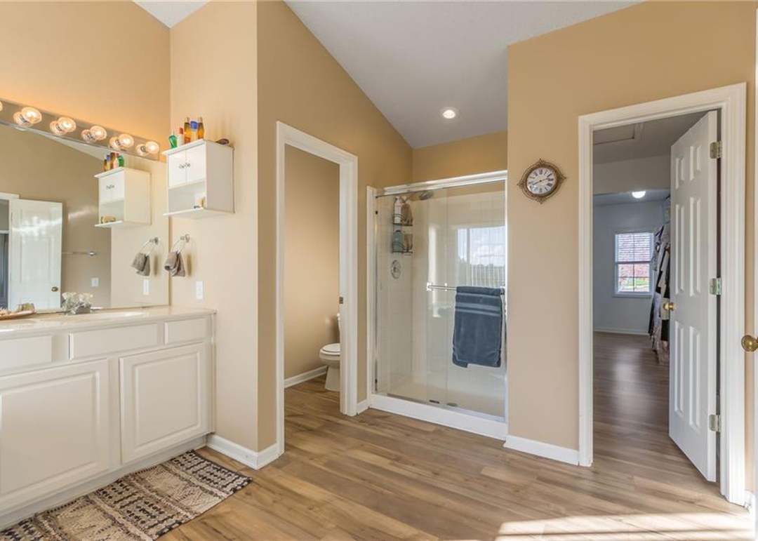 9304 N KENWOOD Avenue — photo 30